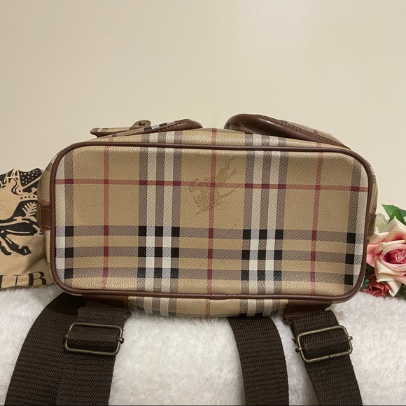 ❌ SOLD ❌ 💯 Authentic Burberry Backpack - Picture 3 of 11